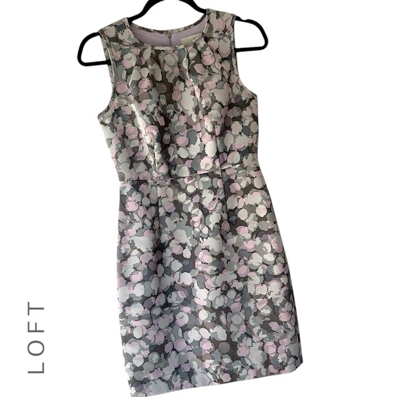 LOFT NWOT SHEATH DRESS FLORAL SLEEVELESS WATERCOLOR GRAY & LAVENDER | 2 PETITE - Picture 1 of 8